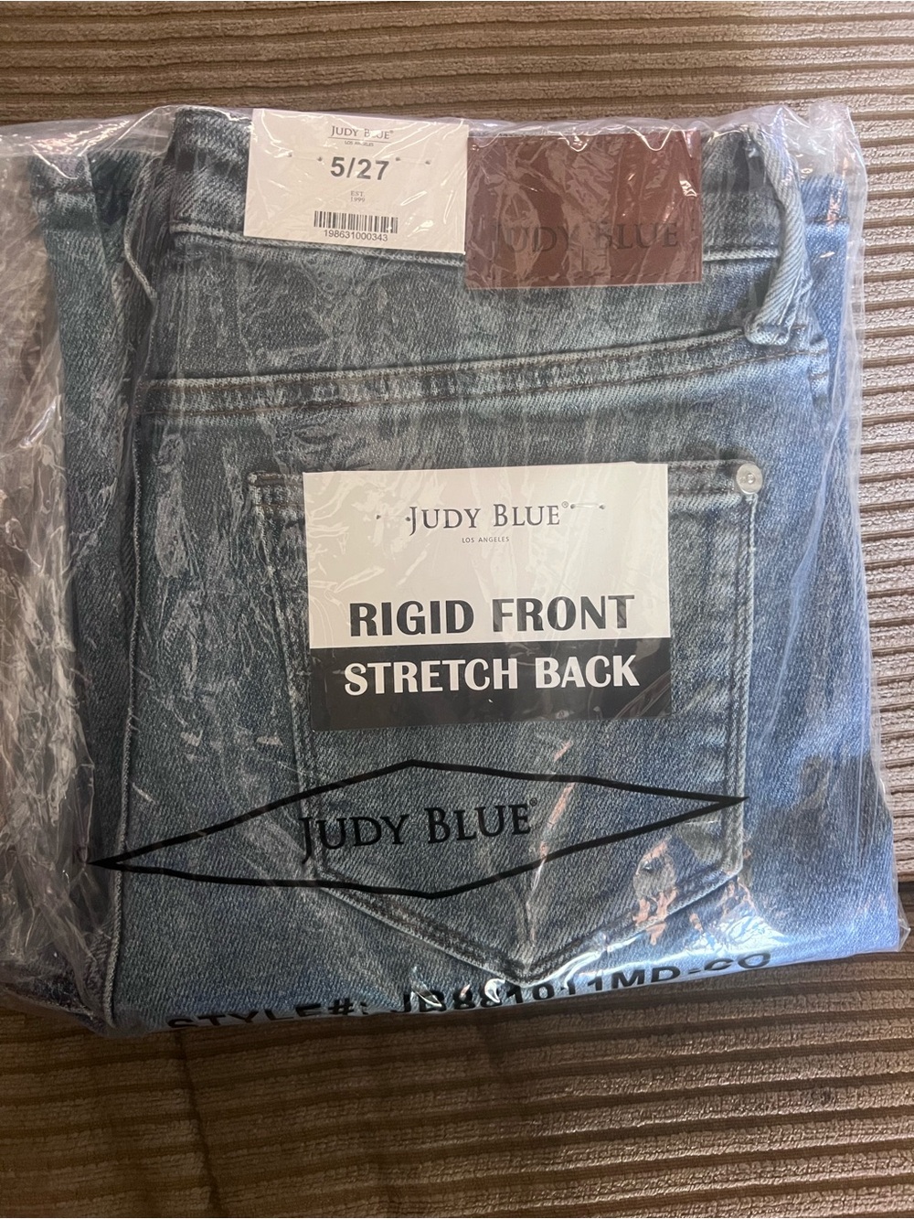 Judy Blue Mid-Rise Med Wash Button-Fly Rigid Magic Slim Straight Leg Jeans - Picture 7 of 13